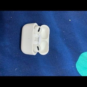 iPhone AirPods
